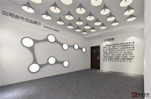 濟南展示空間設計基礎原則四  “無障礙”設計在空間設計的過程中，觀眾的需求是第一位的。所以必須重視展示空間的安全性。如參觀流線的安排必須設想到各種可能發生的意外因素，如停電、火警、意外災害等，必須考慮到相