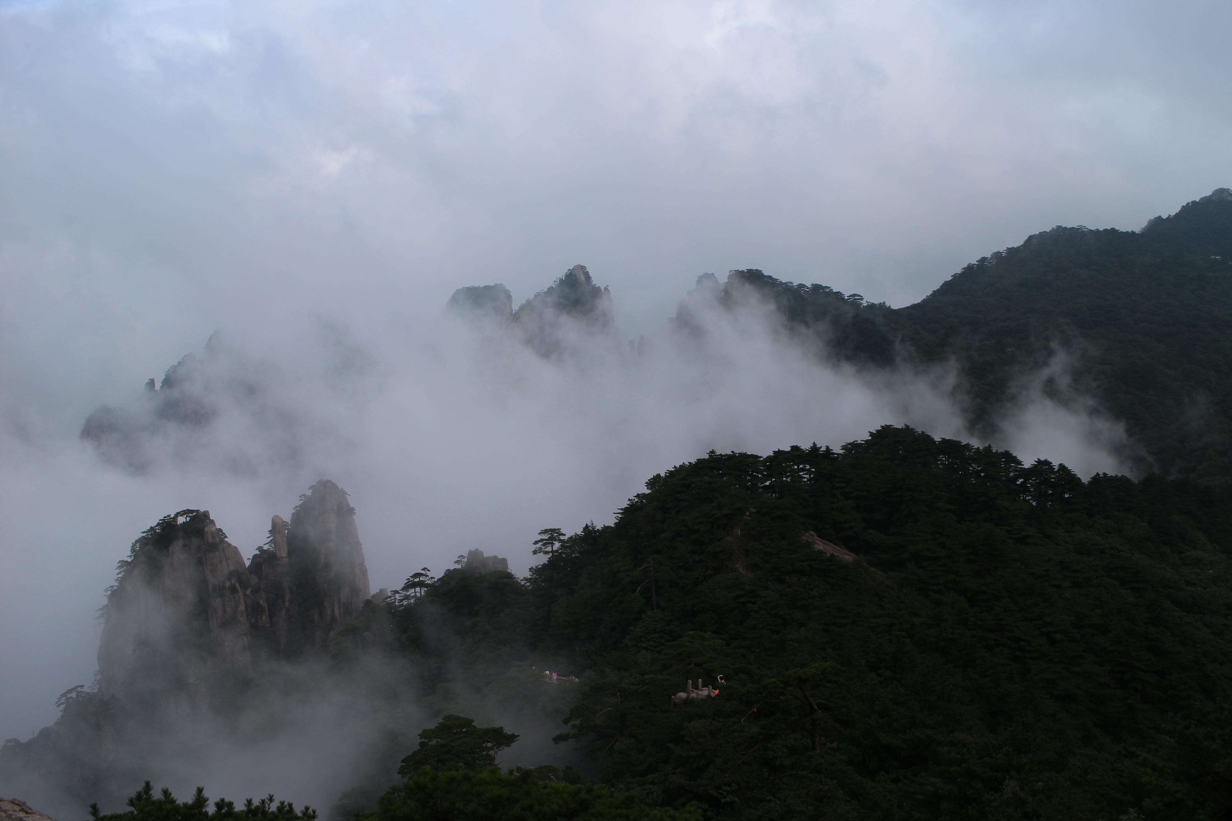 黃山景區(qū)內(nèi)住宿攻略_黃山景區(qū)內(nèi)住宿住哪里會(huì)便宜些_黃山風(fēng)景區(qū)旅游住宿攻略