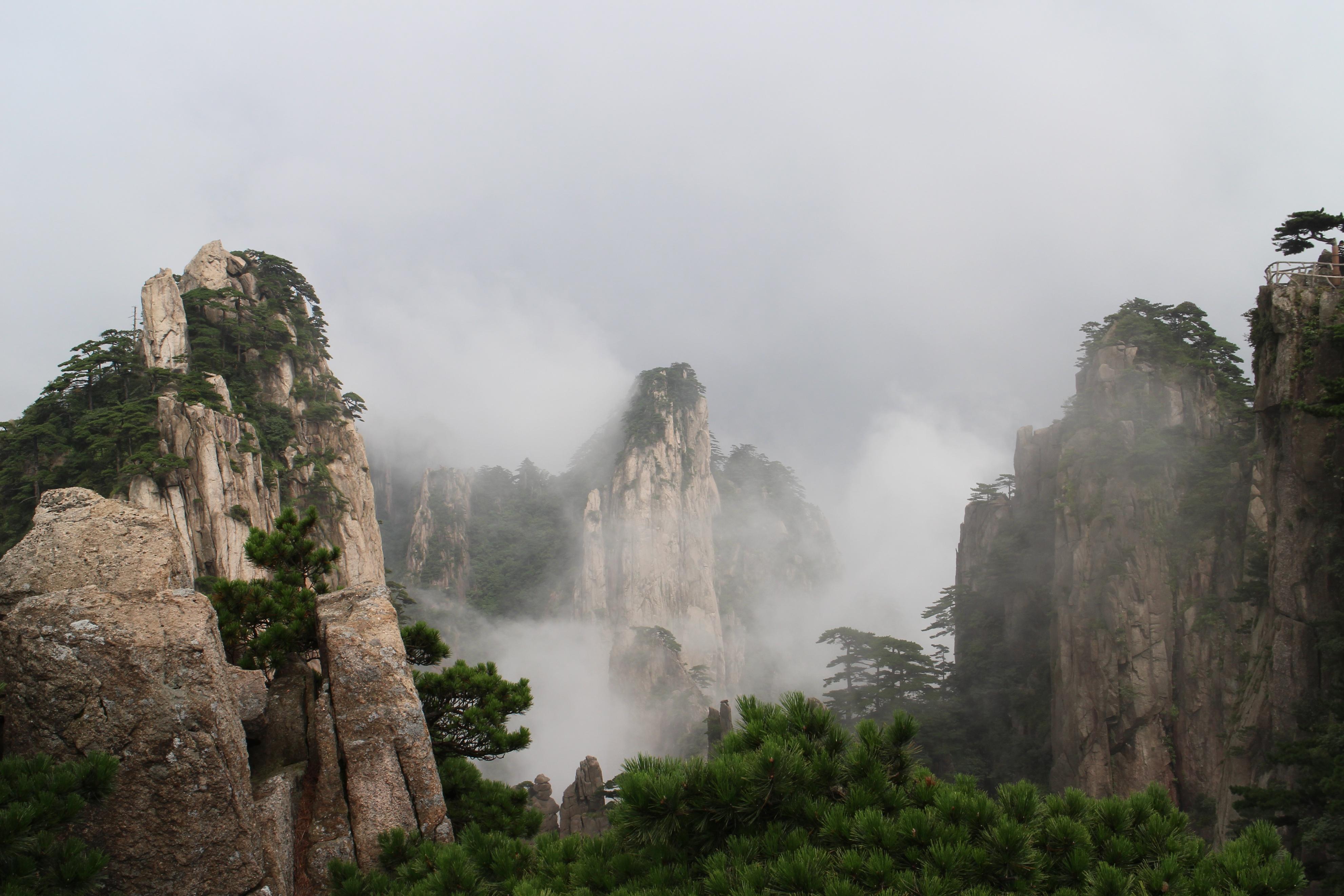 黃山景區(qū)內(nèi)住宿住哪里會(huì)便宜些_黃山風(fēng)景區(qū)旅游住宿攻略_黃山景區(qū)內(nèi)住宿攻略