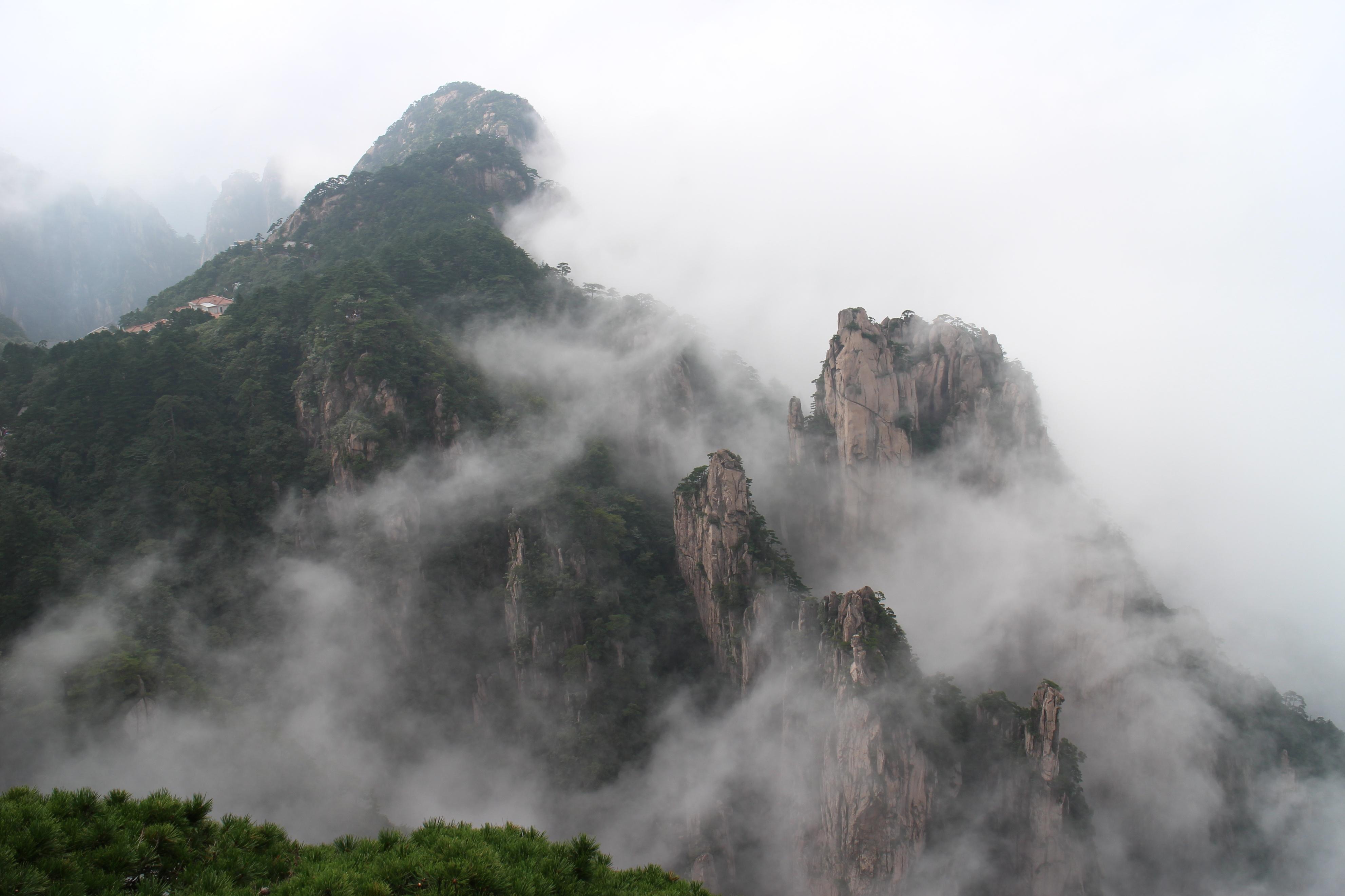 黃山風(fēng)景區(qū)旅游住宿攻略_黃山景區(qū)內(nèi)住宿攻略_黃山景區(qū)內(nèi)住宿住哪里會(huì)便宜些