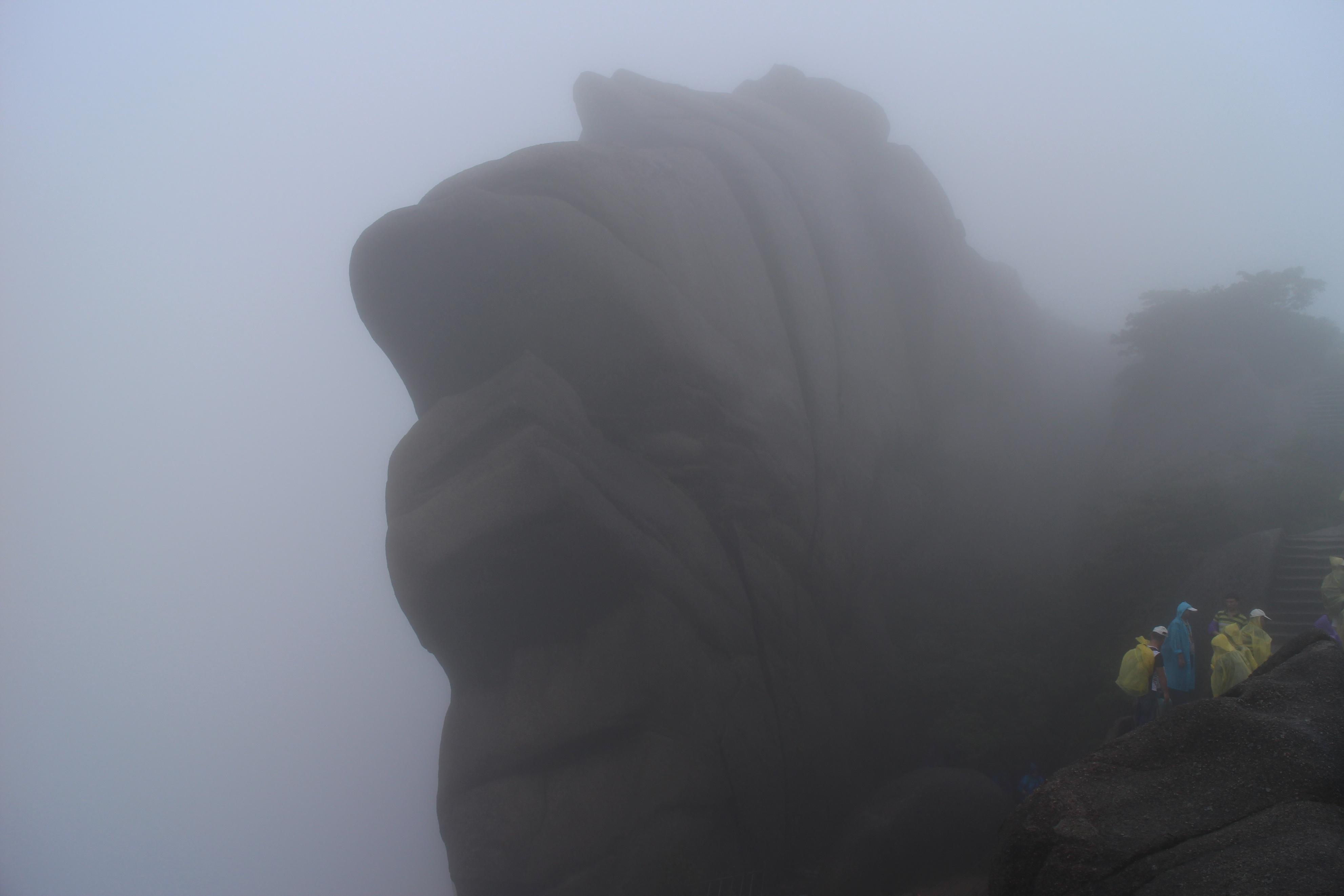 黃山風(fēng)景區(qū)旅游住宿攻略_黃山景區(qū)內(nèi)住宿攻略_黃山景區(qū)內(nèi)住宿住哪里會(huì)便宜些