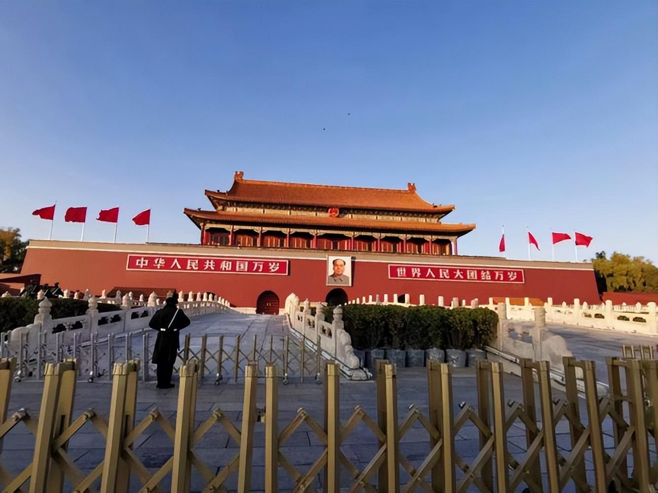 故宮博物院游覽路線六年級作文_故宮博物院旅游攻略作文_寫一份故宮博物院旅游攻略六年級