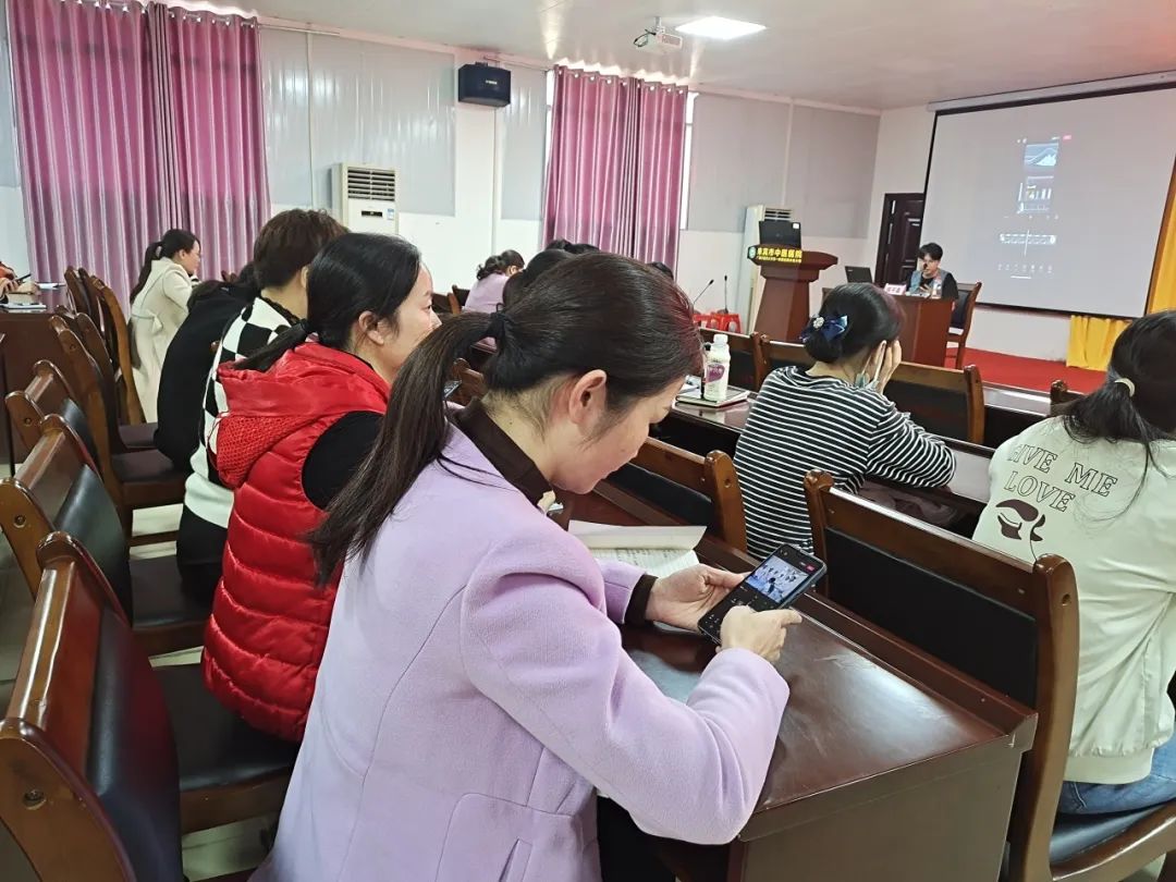 手機(jī)拍攝教學(xué)視頻培訓(xùn)感言_視頻培訓(xùn)方案拍攝手機(jī)怎么做_手機(jī)視頻拍攝培訓(xùn)方案