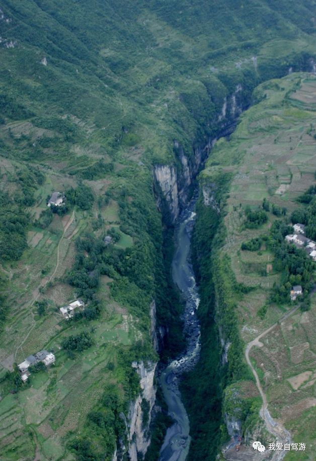 神龍架自駕危險嗎_神龍架風(fēng)景區(qū)自駕旅游攻略_神龍架自駕游路線