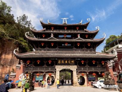 神龍架自駕危險嗎_神龍架風(fēng)景區(qū)自駕旅游攻略_神龍架自駕游路線