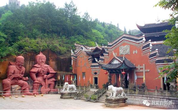 神龍架自駕危險嗎_神龍架風(fēng)景區(qū)自駕旅游攻略_神龍架自駕游路線