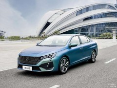 比老款便宜4.8萬！標配1.6T+6AT，全新標致408優缺點解析